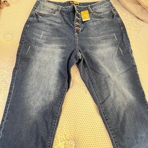 Suzanne Betro Cropped Jeans